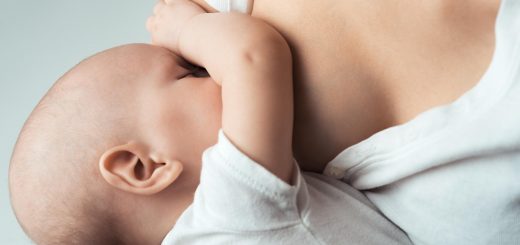 mom-breastfeeding-baby